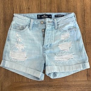 Hollister High-Rise boyfriend shorts